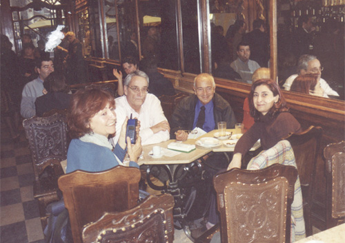 En el Café "A Brasileira": Dra. Margarita Silvestre, Dr. Joaquín Ingelmo, Lic. Susana Kesselman y Dr. Hernán Kesselman.
